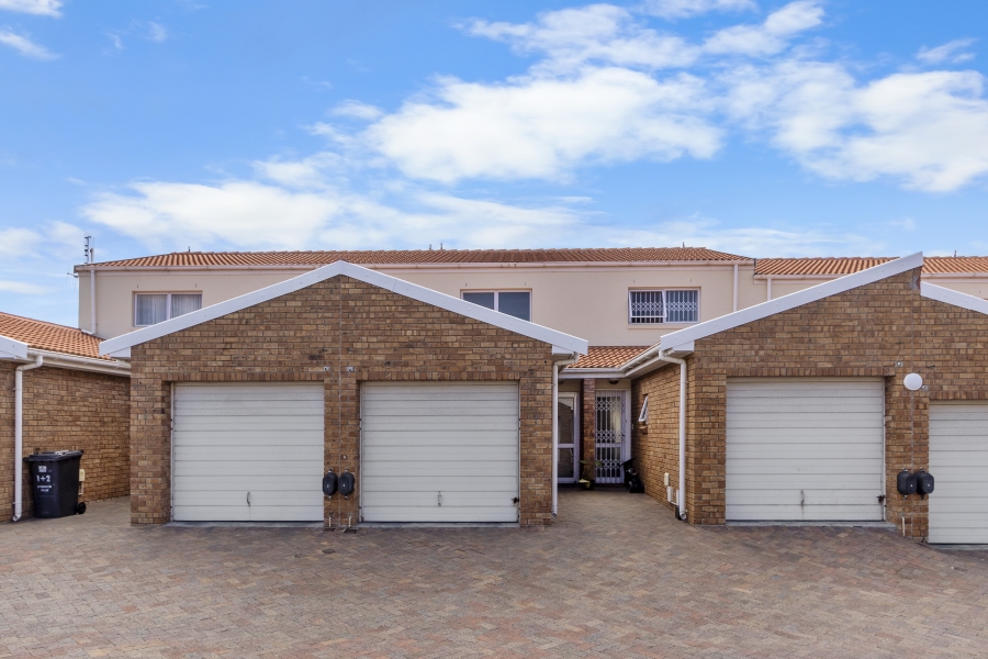 2 Bedroom Property for Sale in Heathfield Western Cape